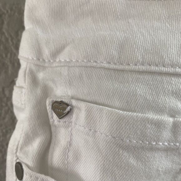 Torrid Jean Shorts White Denim Stretch High Rise Bermuda plus size 26 NEW - Picture 3 of 13